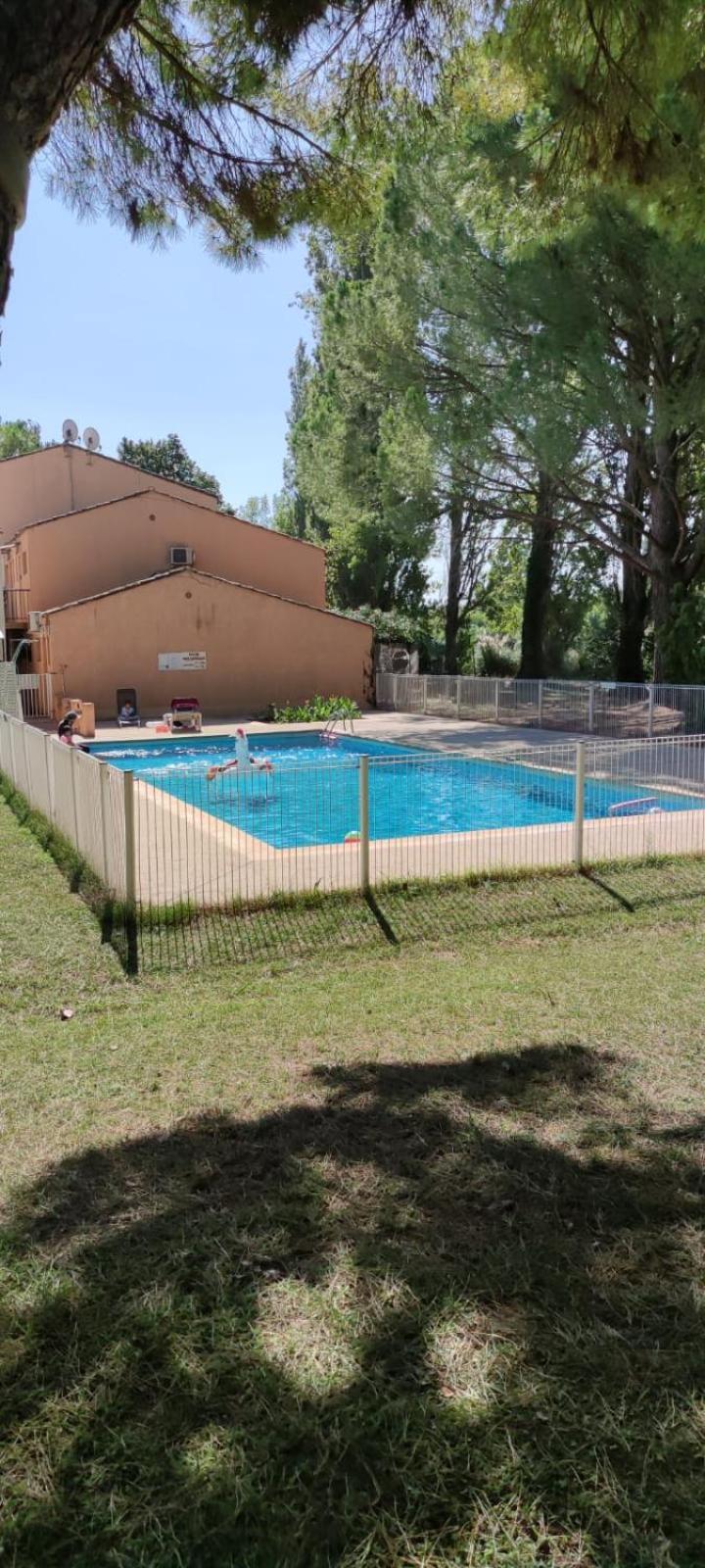 Appartement Residence De Vacances Les Hameaux De Camargue 阿爾勒 外观 照片